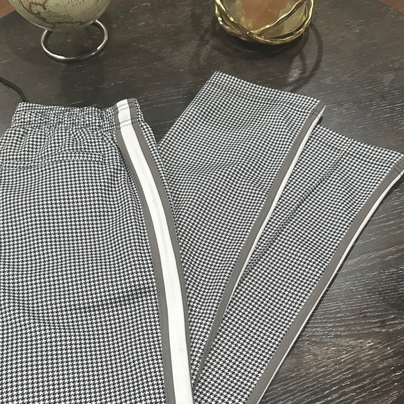 Urban Outfitters Monochrome Houndstooth Joggers - Picture 1 of 3